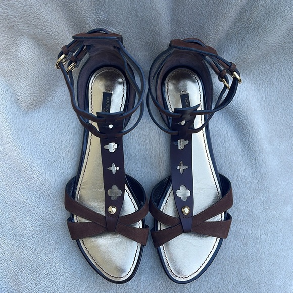 LOUIS VUITTON Sandal - Picture 3 of 15